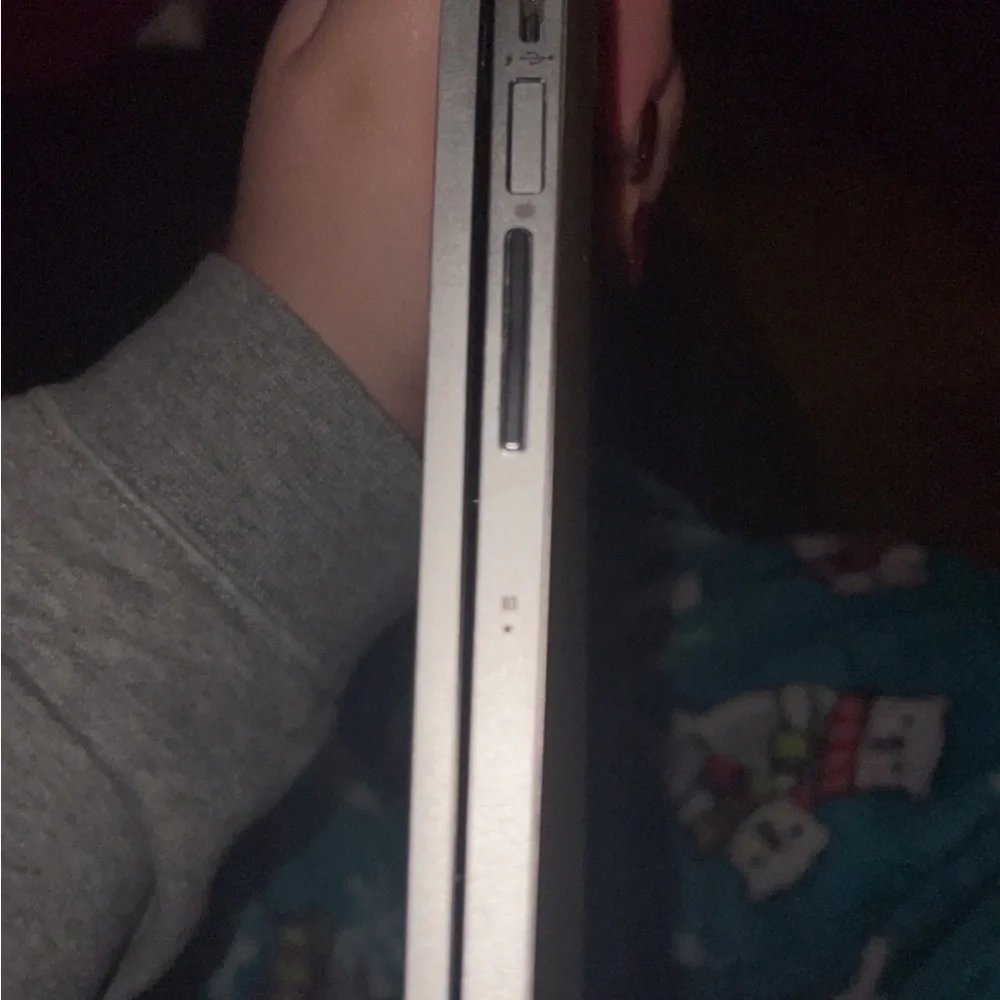 it is a HP Envy 360, it has a 15.6 display, it's also a 2-in 1